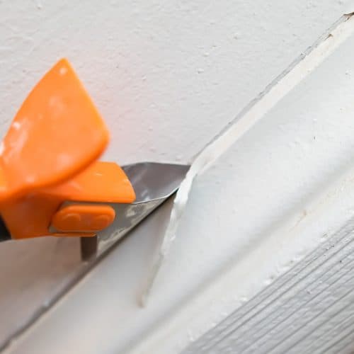 Easy Guide on How to Caulk Baseboards and Repair Them