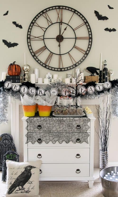 Halloween Party Decorations - this treat table is so cute! DIY favors for friends to trick or treat themselves.