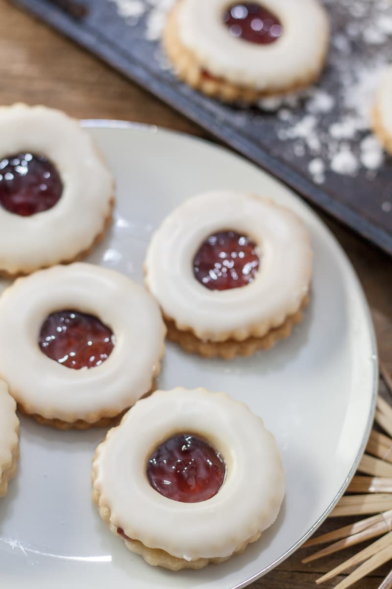 HILDABRÖTCHEN SHORTBREAD COOKIE WITH JAM